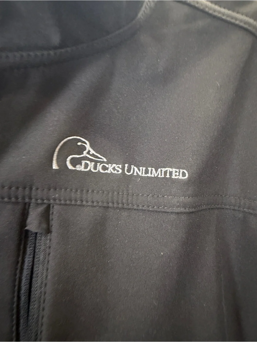 Ducks Unlimited Men's Black Performance Softshell Jacket